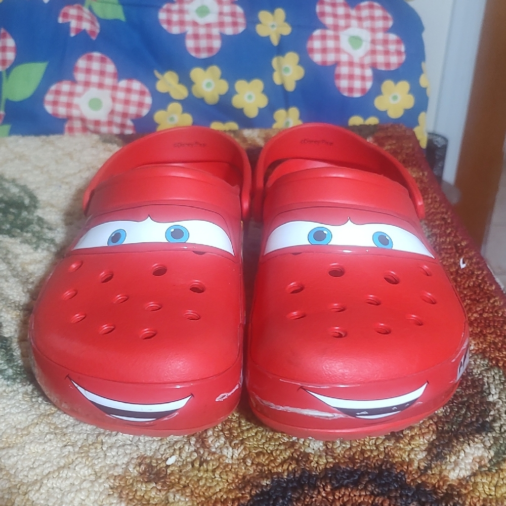 Men 9/Woman's 11 Cars Movie Crocs  GC
